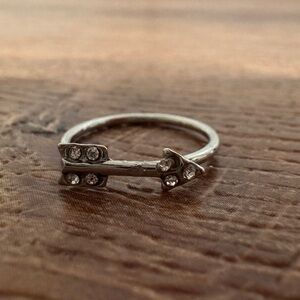 Silver toned boho arrow midi/pinky ring​​​​